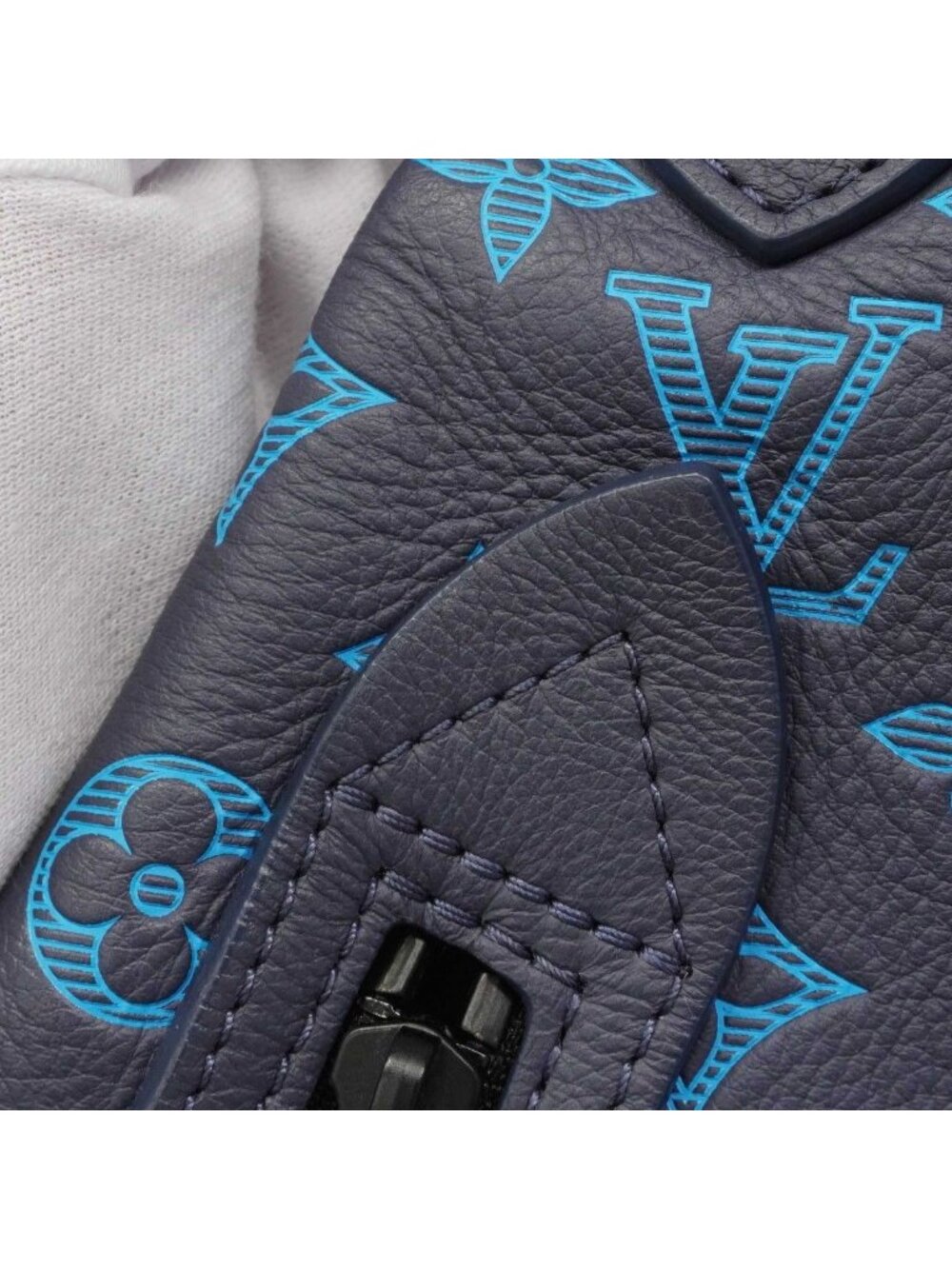 Louis Vuitton Belt Bag Monogram Shadow Duo Navy - Picture 9 of 10